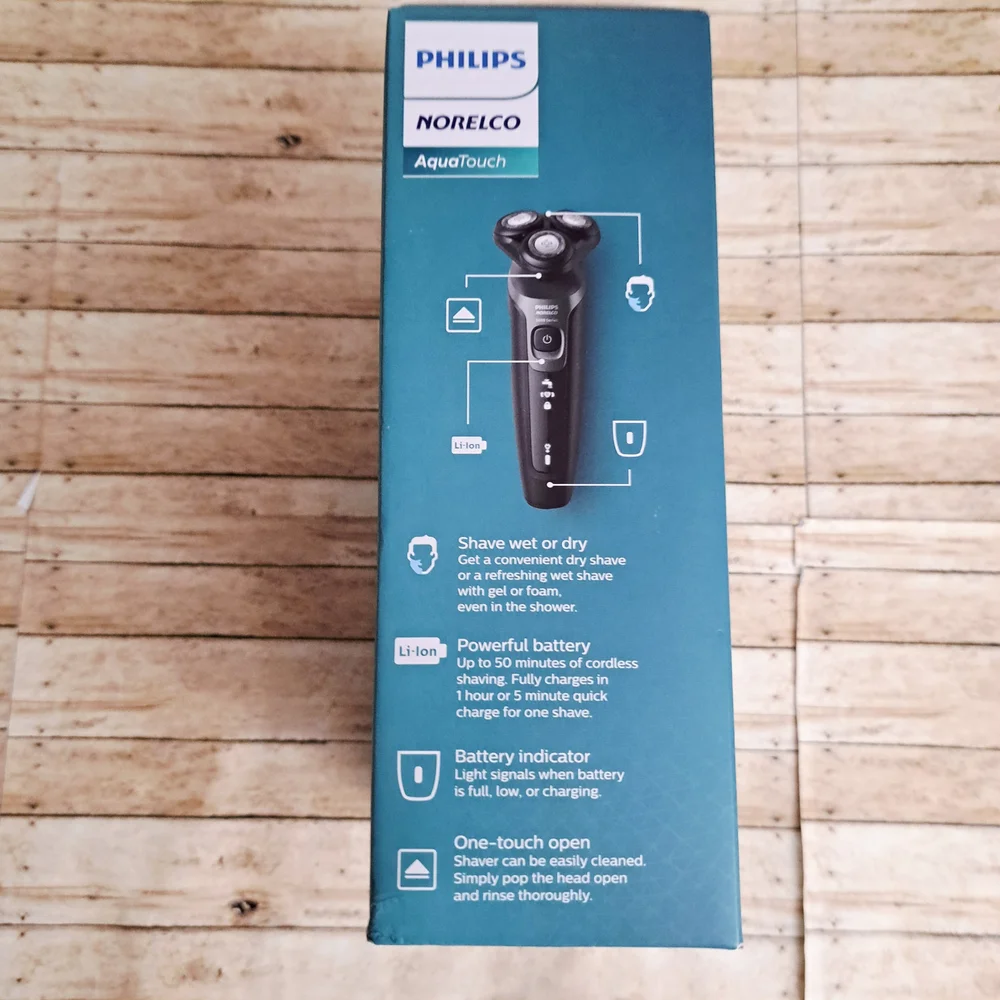 Philips Norelco AquaTouch Wet or Dry Black Shaver